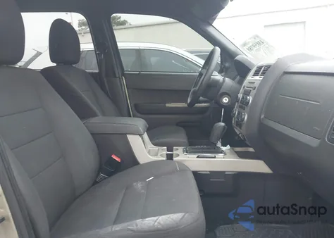 2012 Ford Escape Xlt z USA, uszkodzony, nr VIN 1FMCU0D71CKB83695